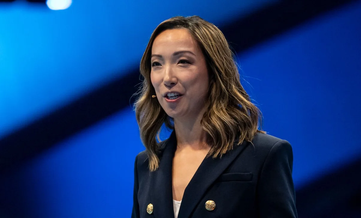 Clara Shih Redefining Connection and Trust in the Age of Artificial Intelligence 6 Clara