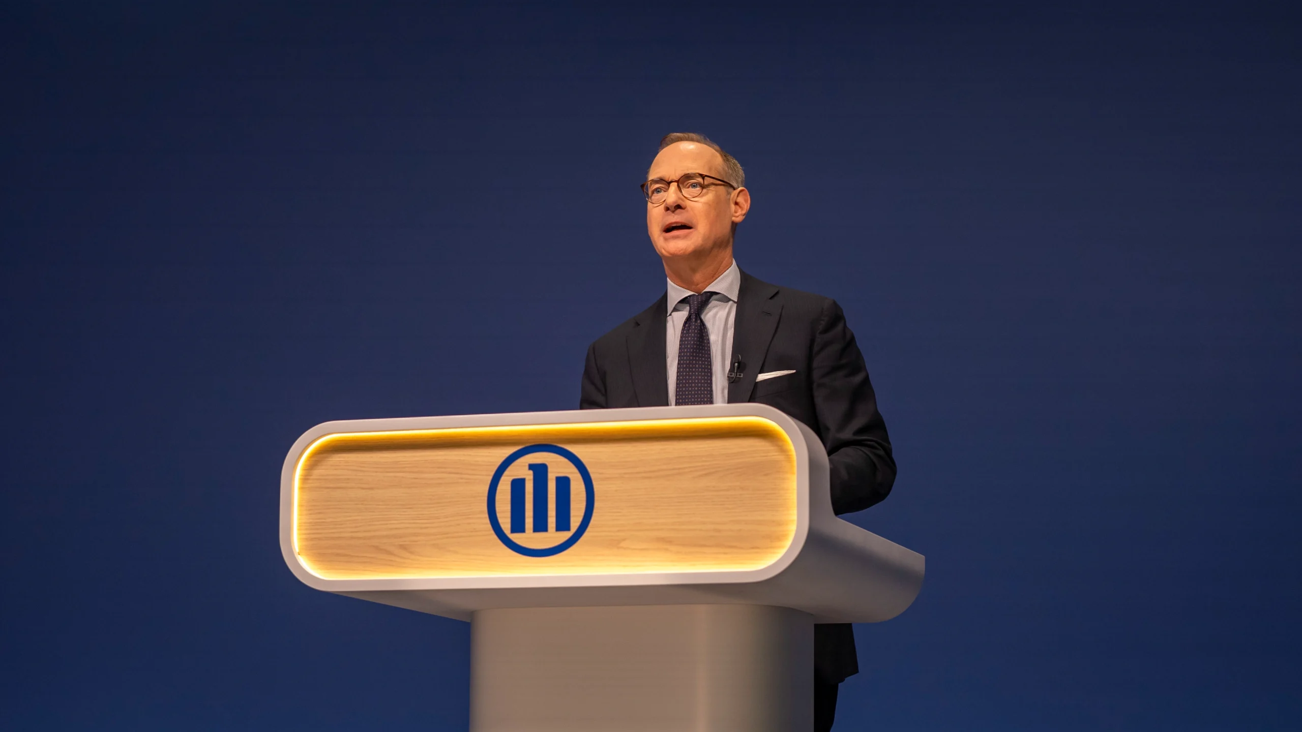 Oliver Bäte, The Austere Helmsman Steering Europe's Financial Citadel Through an Age of Uncertainty