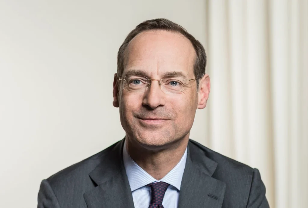 Oliver Bäte, The Austere Helmsman Steering Europe's Financial Citadel Through an Age of Uncertainty 20 Oliver Bäte, The Austere Helmsman Steering Europe's Financial Citadel Through an Age of Uncertainty