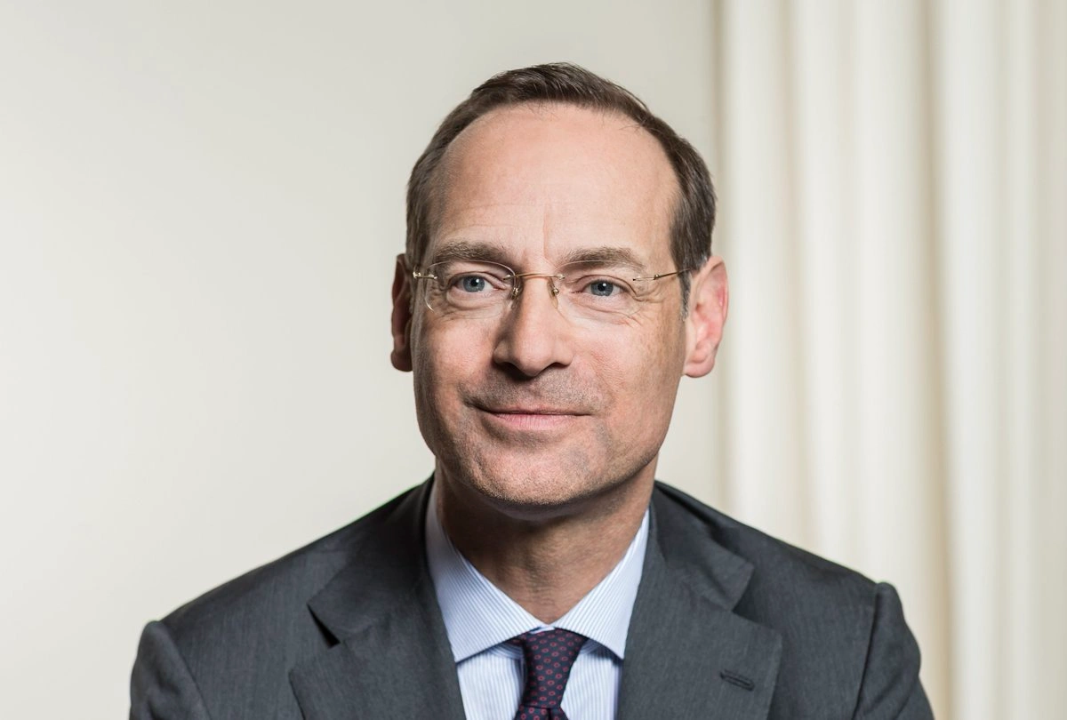 Oliver Bäte, The Austere Helmsman Steering Europe's Financial Citadel Through an Age of Uncertainty 4 Oliver Bäte, The Austere Helmsman Steering Europe's Financial Citadel Through an Age of Uncertainty