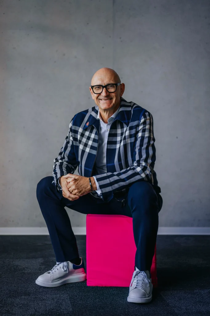 Timotheus Höttges, The Reinvention of Deutsche Telekom in a Connected World 2 Timotheus Höttges, The Reinvention of Deutsche Telekom in a Connected World