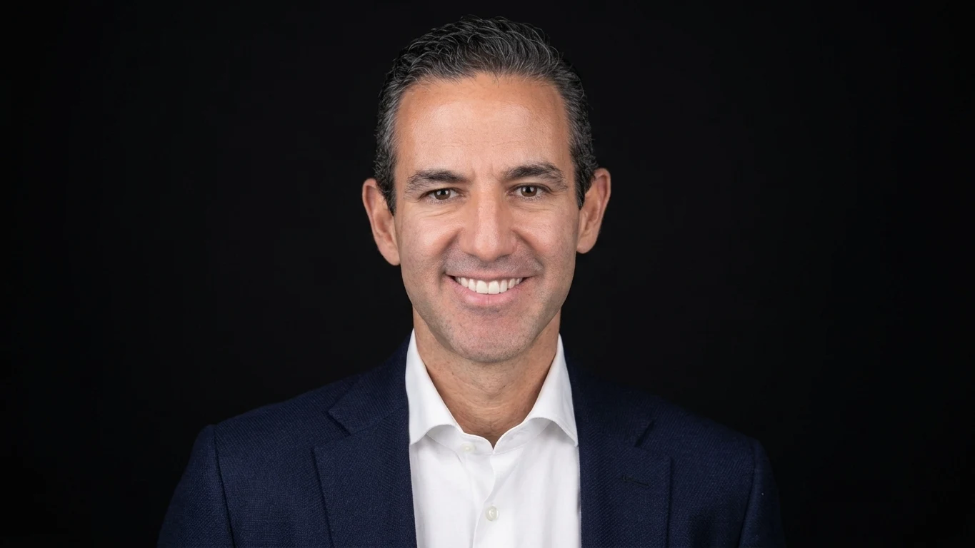 David Vélez, Expanding Credit to Underserved Markets
